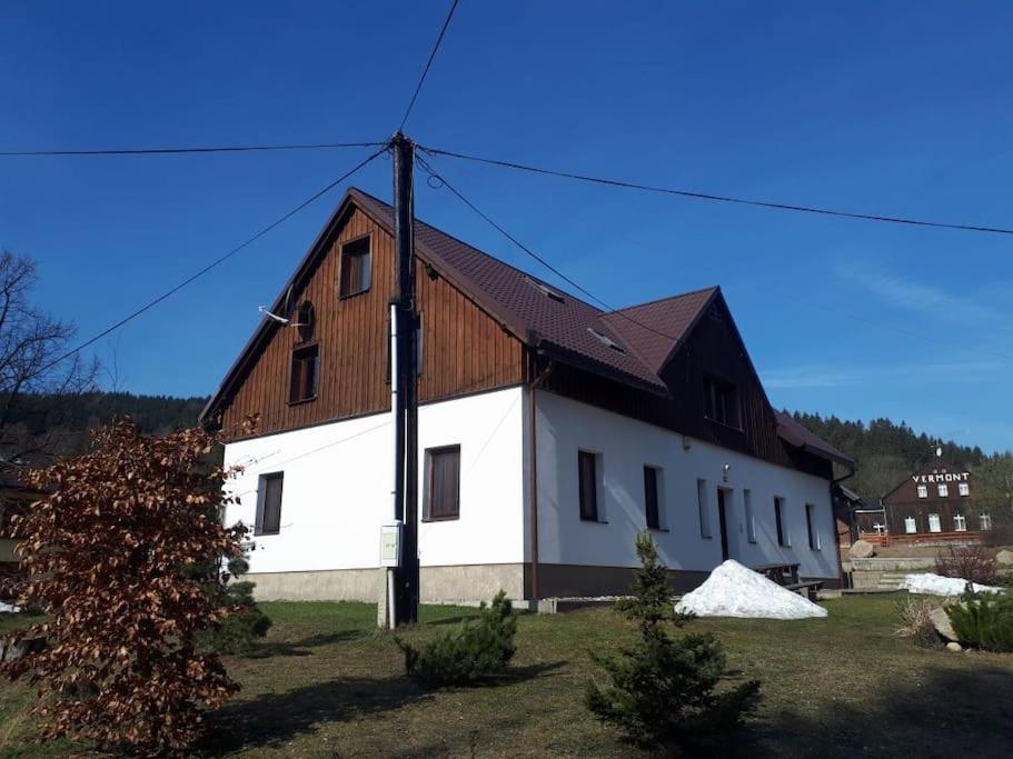 Byt 4+kk v klidné části obce Bedřichov Esterno foto